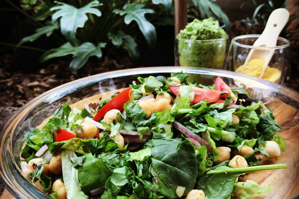 chickpea+salad+and+broc+topper